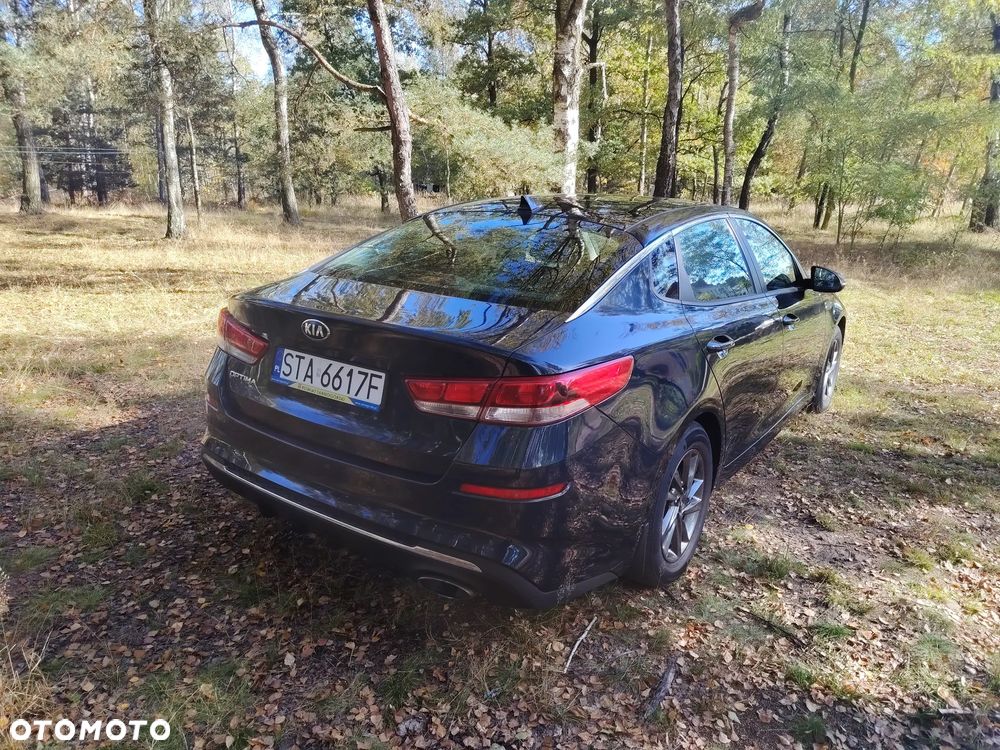 Kia Optima 2.0 L - 9