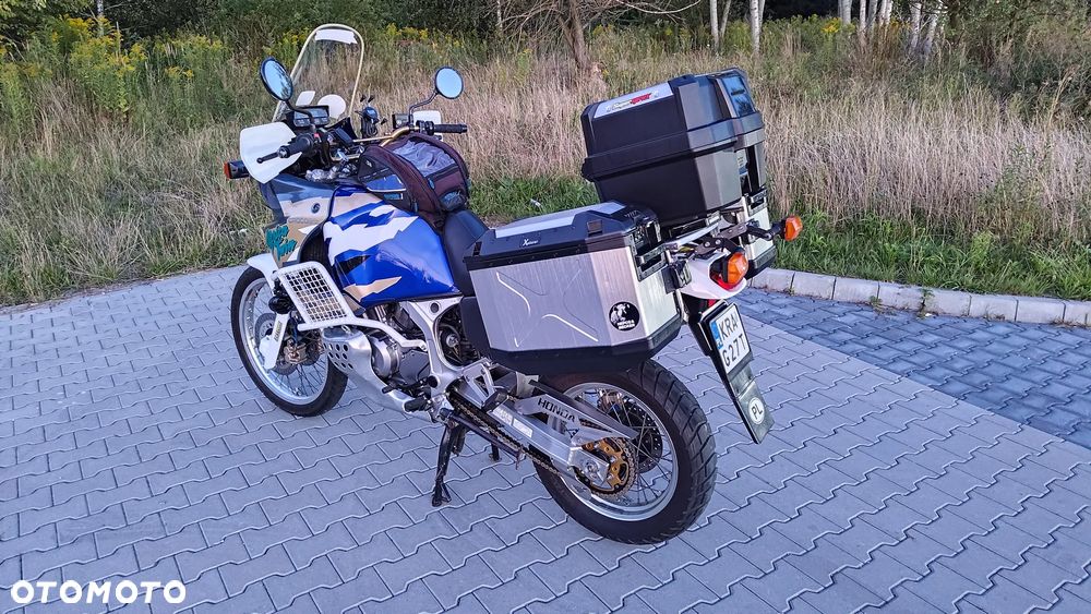 Honda XRV - 2
