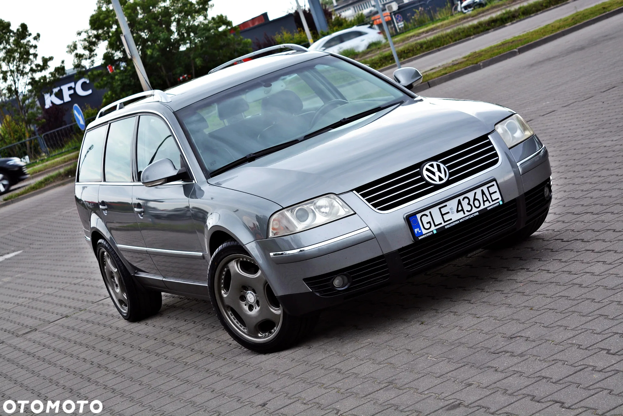 Volkswagen Passat 1.9 TDI Highline - 23