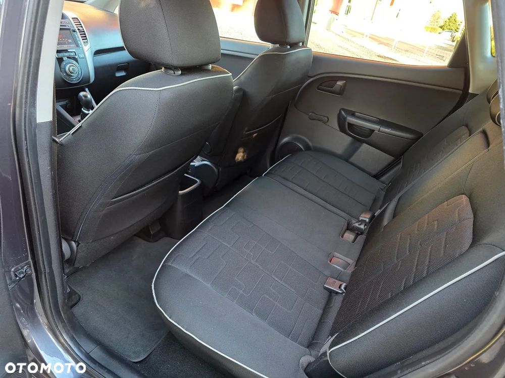 Kia Venga 1.4 CVVT Black Collection - 8