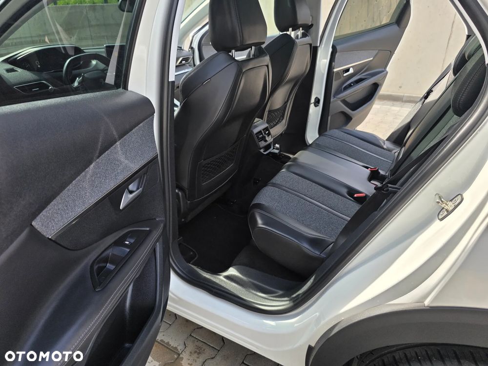 Peugeot 3008 PureTech 130 Stop & Start Allure - 18