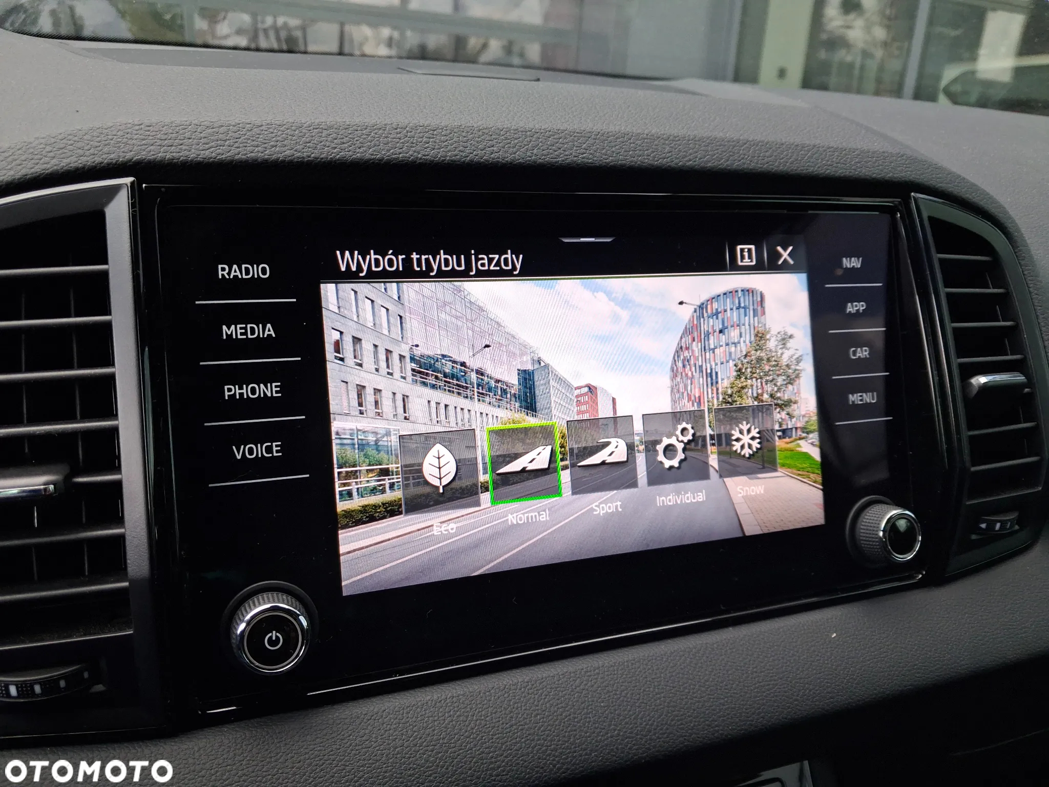 Skoda Karoq 2.0 TSI 4x4 Sportline DSG - 28