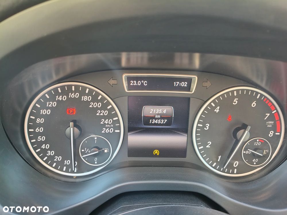 Mercedes-Benz GLA - 14