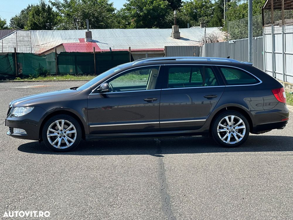 Skoda Superb 2.0 TDI Elegance DSG - 9
