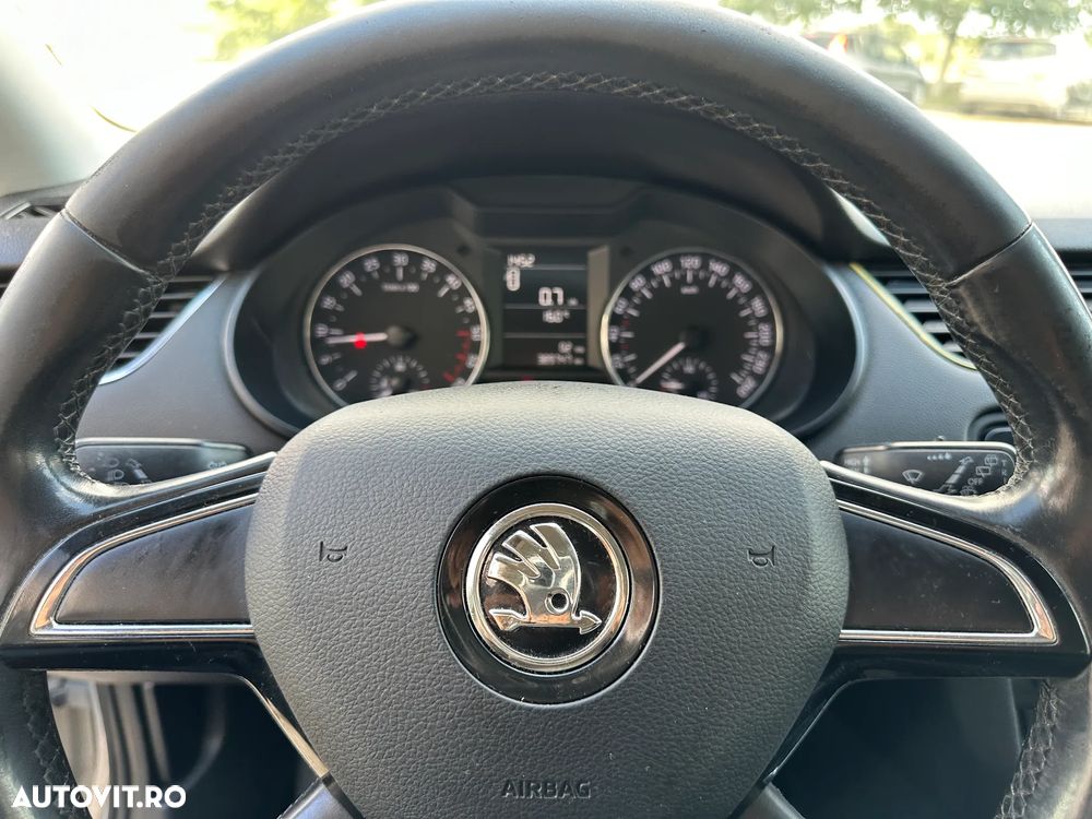 Skoda Octavia 1.6 TDI AMBITION - 9