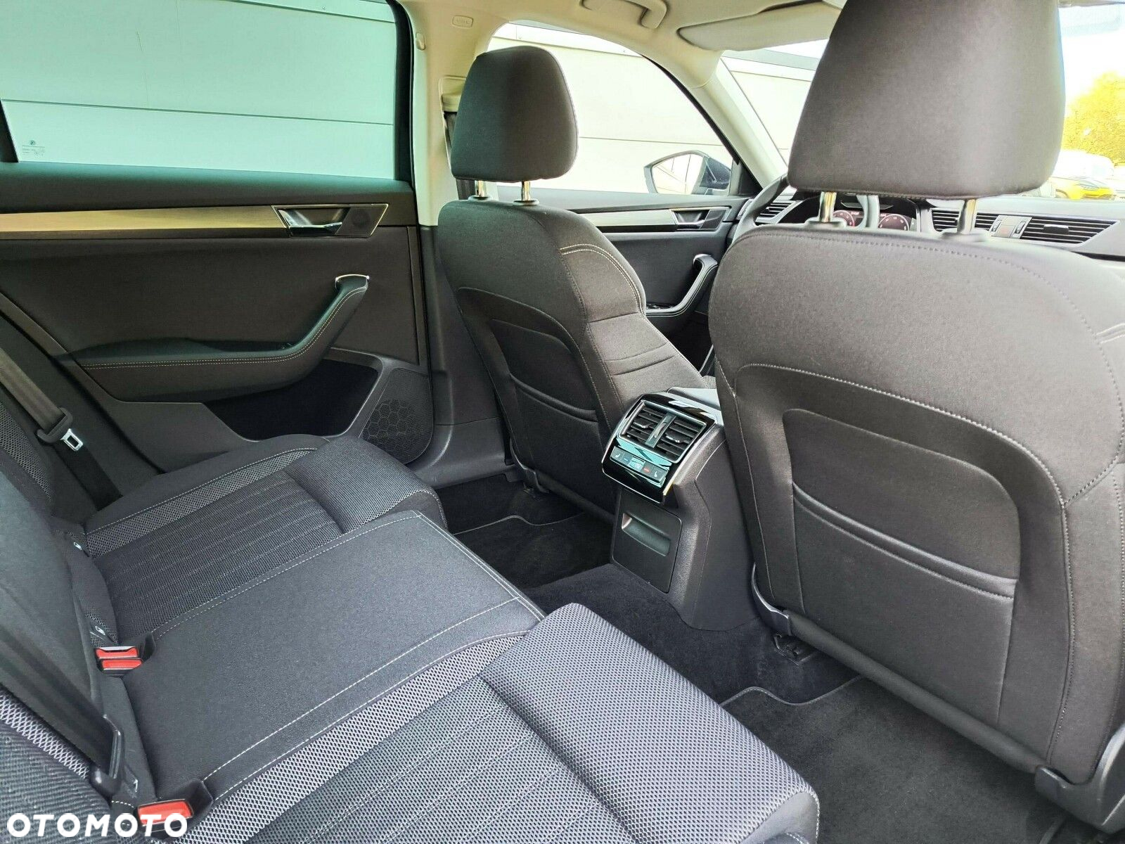 Skoda Superb 2.0 TSI Style DSG - 23