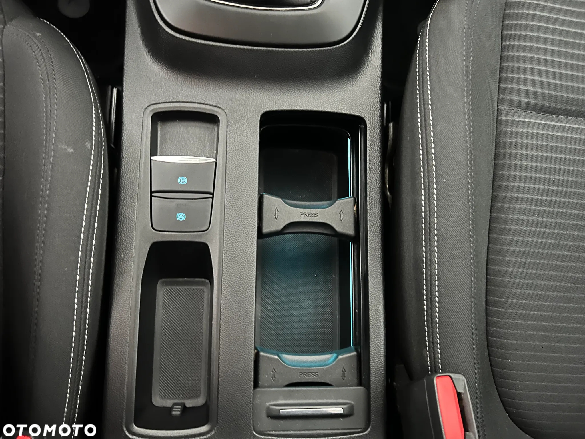 Ford Focus 1.0 EcoBoost Titanium Business - 30