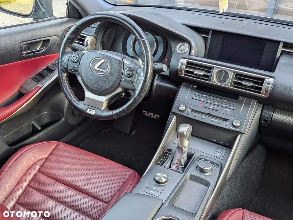 Lexus IS 200t F Sport - 17