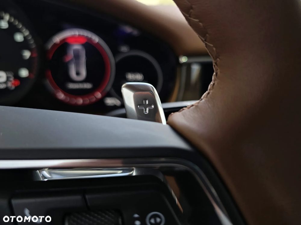 Porsche Panamera 4 Platinum Edition - 28