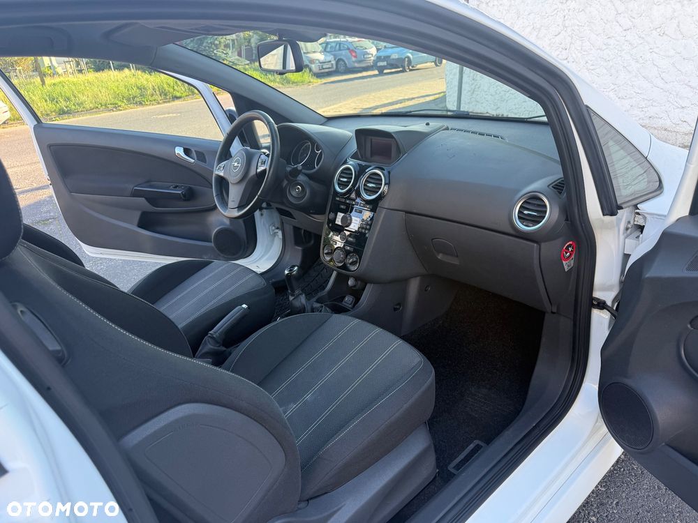 Opel Corsa - 8