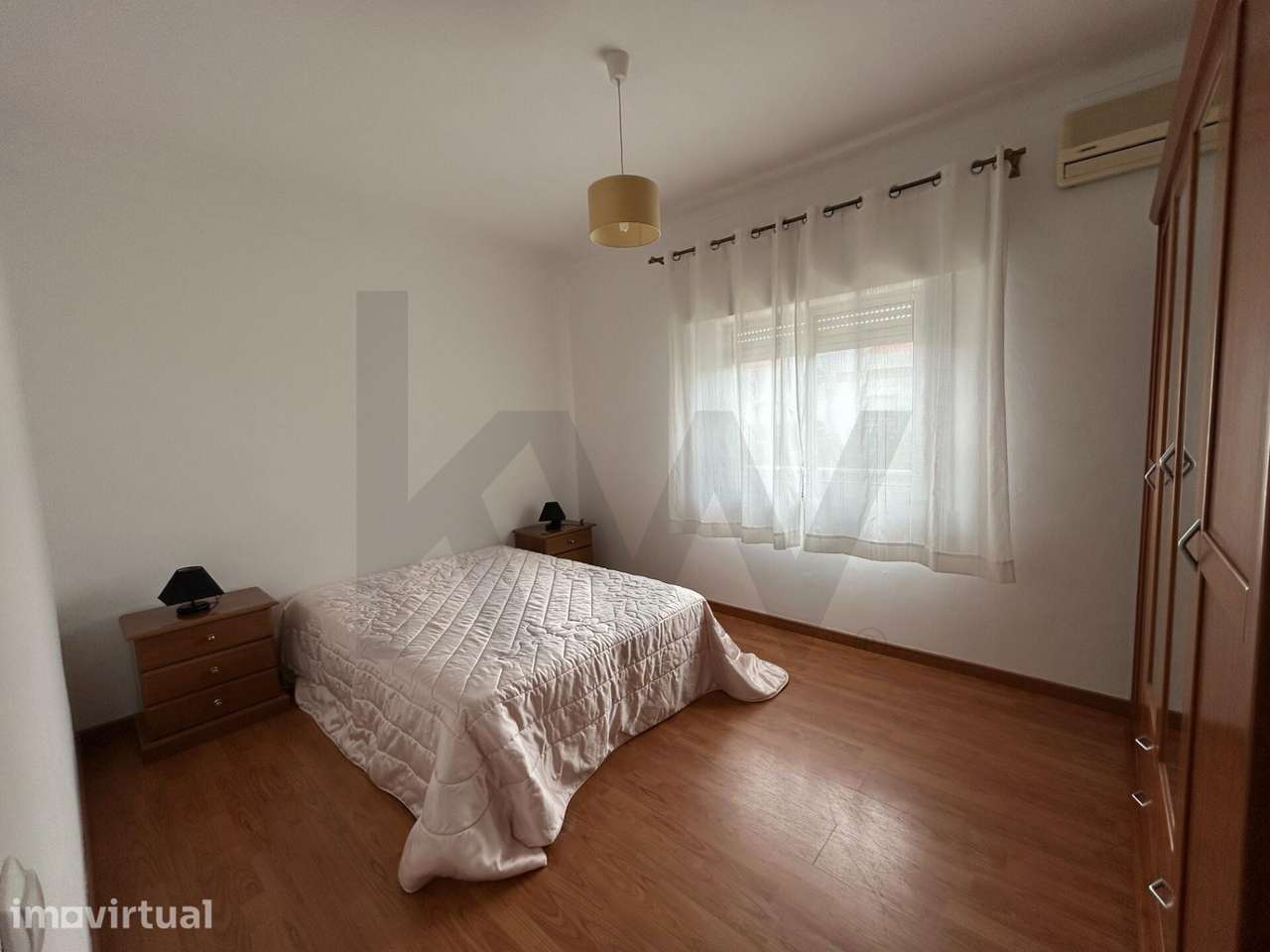 Apartamento T2 não mobilado para arrendamento anual, no 3.º e Último A - Grande imagem: 2/37