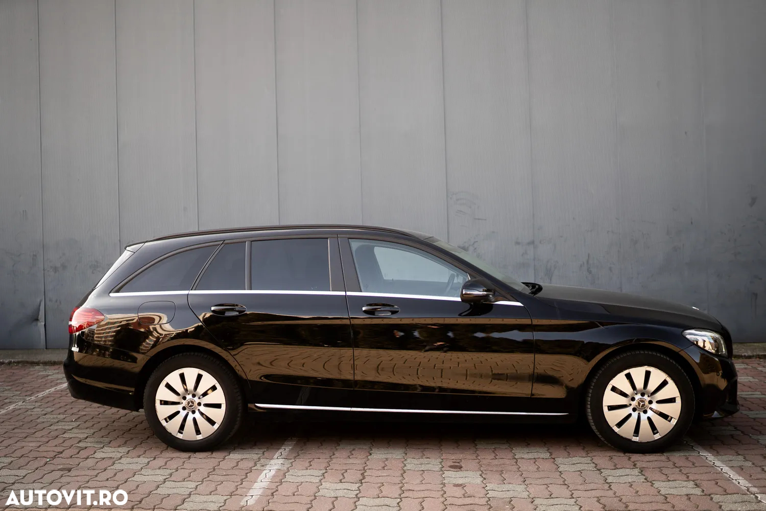 Mercedes-Benz C 220 d T 9G-TRONIC Avantgarde - 3