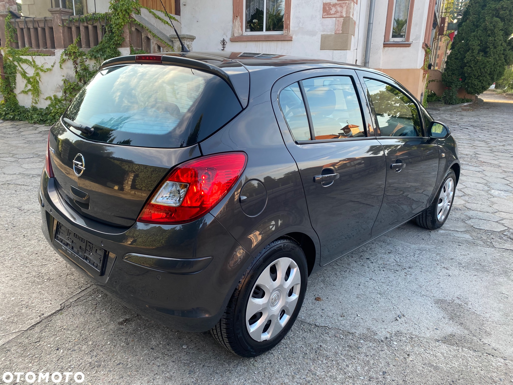 Opel Corsa 1.4 16V EcoFLEX Start-Stop Color Edition - 2