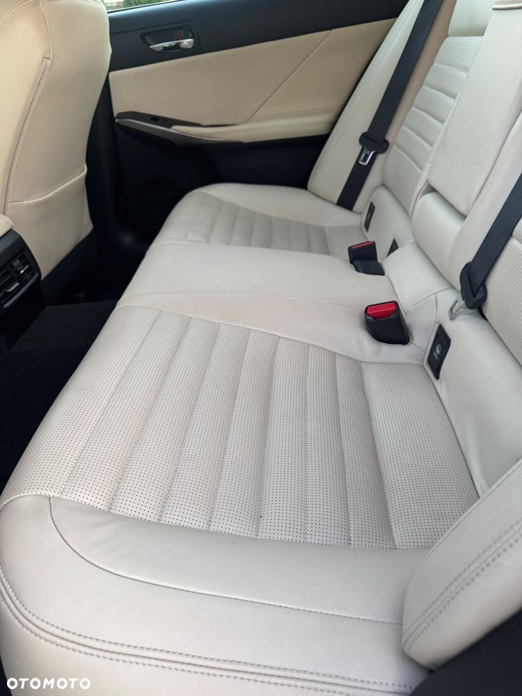 Lexus IS 200t Comfort - 15