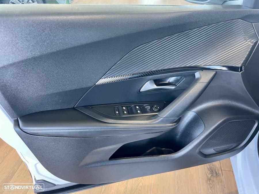 Peugeot 2008 1.2 Hybrid Allure e-DCS6 - 29