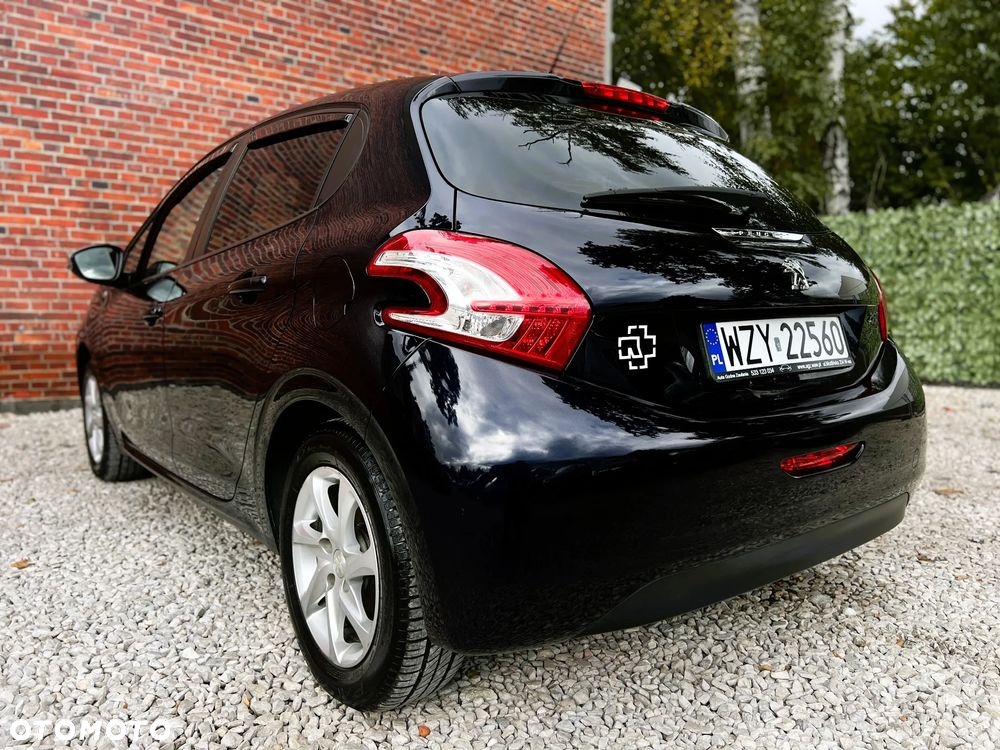 Peugeot 208 - 32