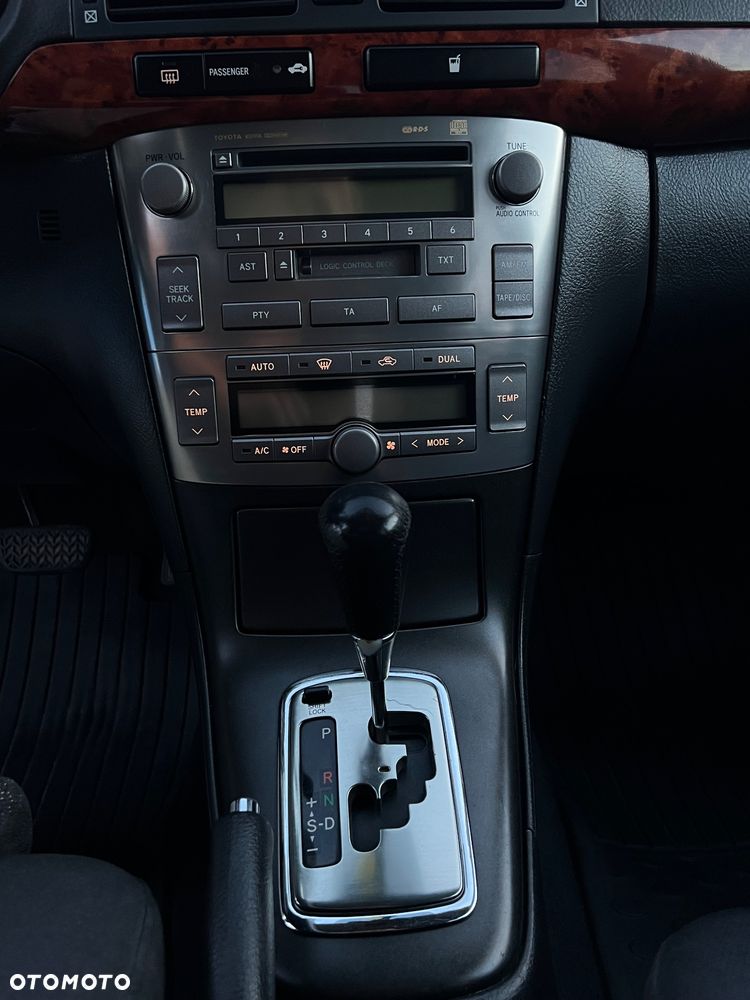 Toyota Avensis 2.0 VVT-i Automatik Executive - 16