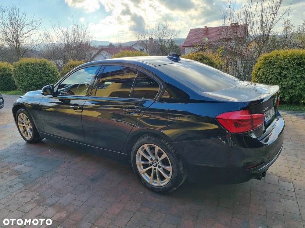 BMW Seria 3 320d xDrive Sport Line - 4