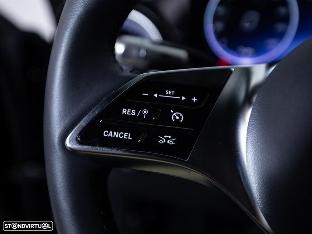 Mercedes-Benz CLA 200 EQ - 22