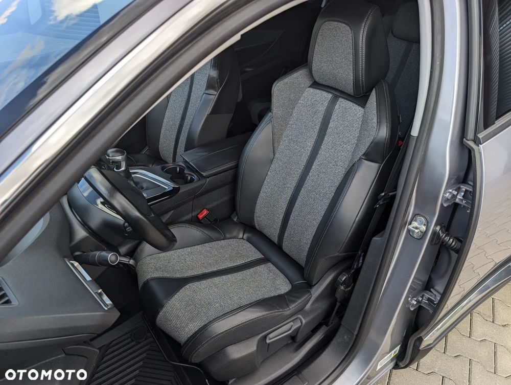Peugeot 5008 2.0 BlueHDI Allure S&S - 32