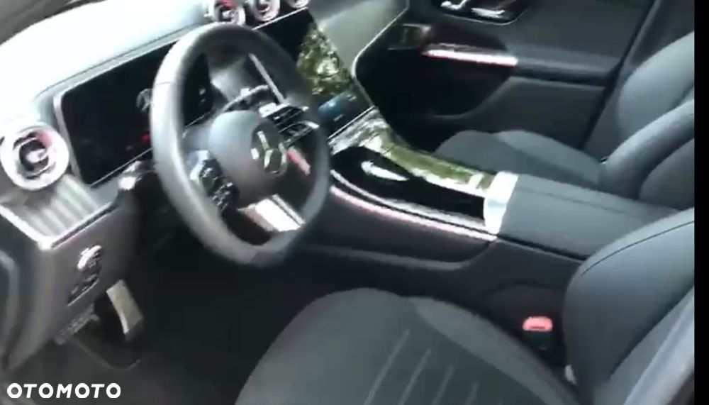 Mercedes-Benz GLC 300 d 4Matic 9G-TRONIC AMG Line Advanced - 14