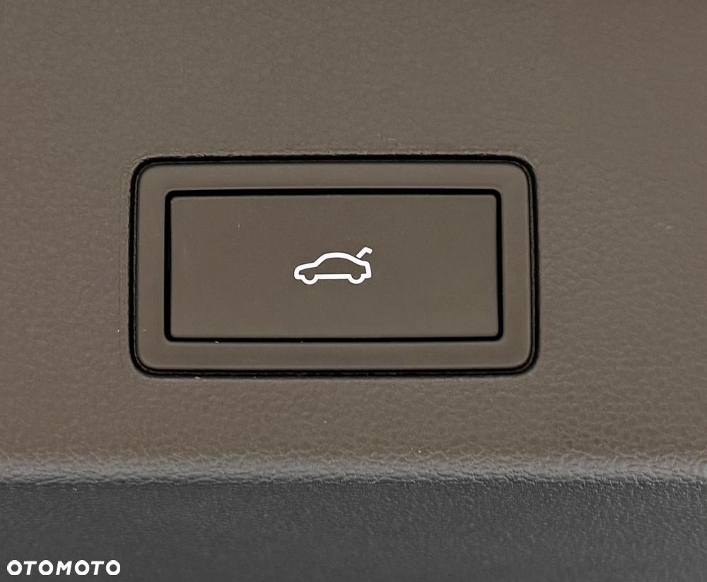 Volkswagen Golf VIII 1.5 TSI Life Plus - 9