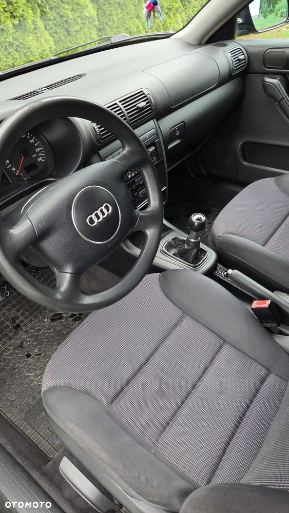 Audi A3 Sportback 1.9 TDI Ambiente - 5