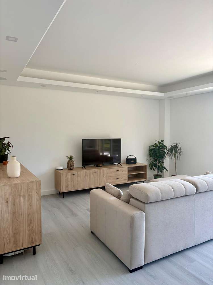 Apartamento T2 para venda em Ramada e Caneças - Grande imagem: 3/28