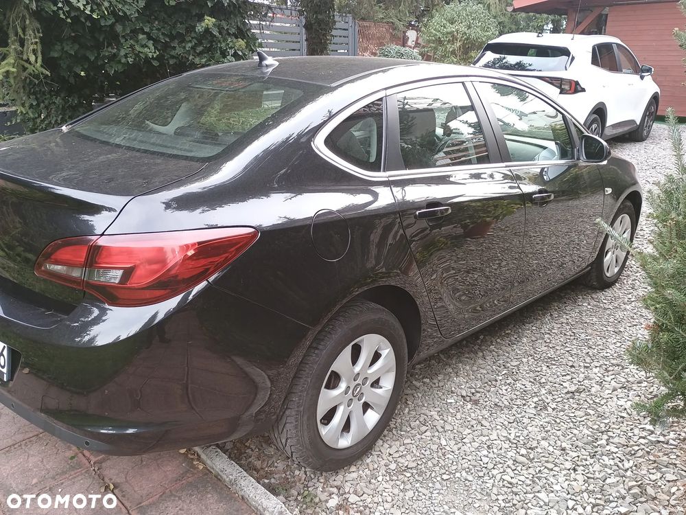 Opel Astra 1.6 Business EU6 - 10
