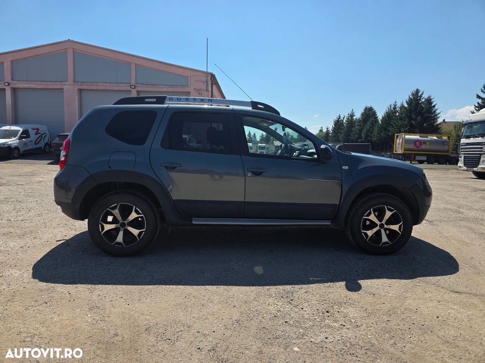 Dacia Duster dCi 110 FAP 4x2 Blackshadow - 9