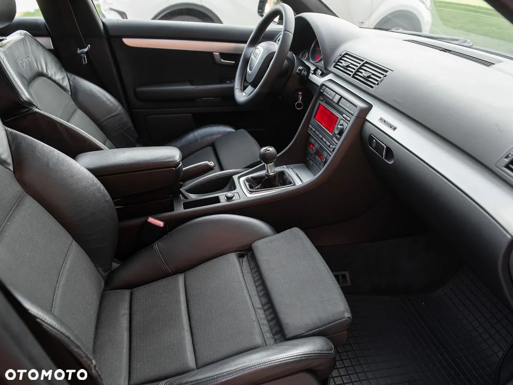 Audi A4 Avant 3.0 TDI Quattro - 24