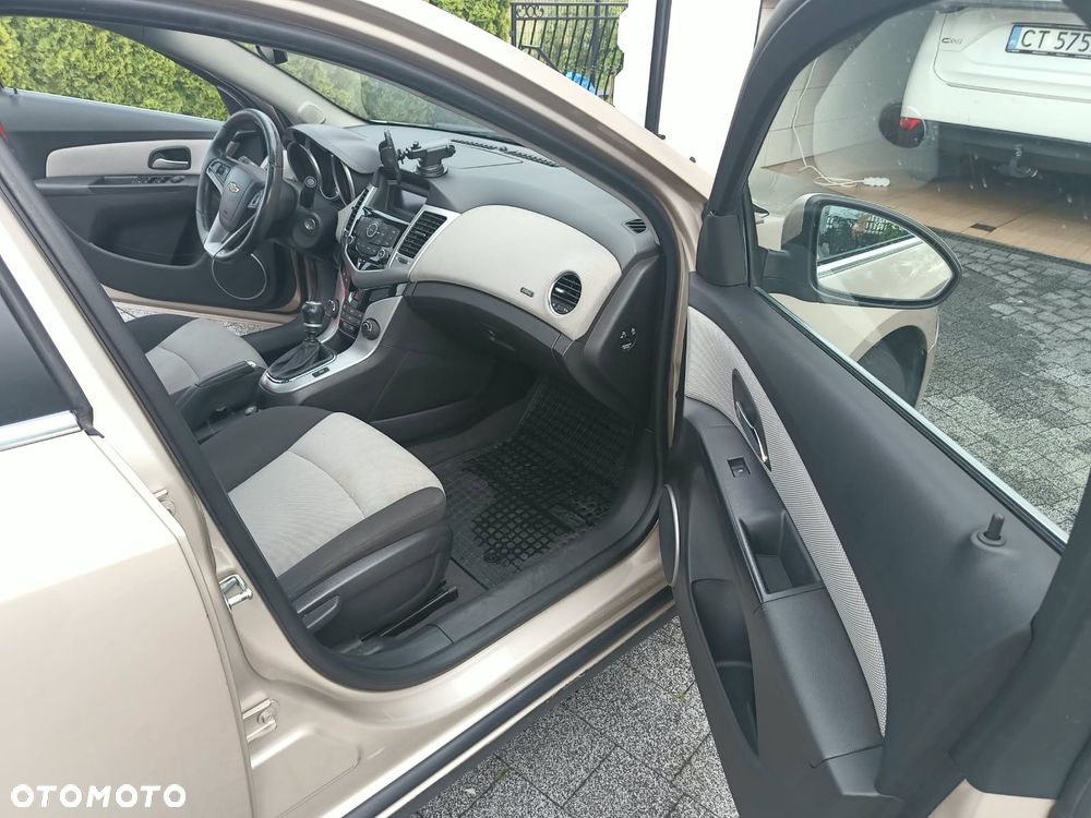 Chevrolet Cruze 1.6 LS - 5