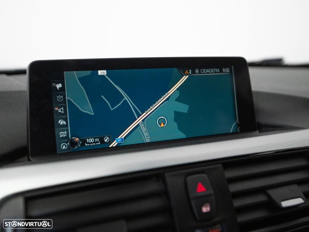 BMW 330 e iPerformance - 16