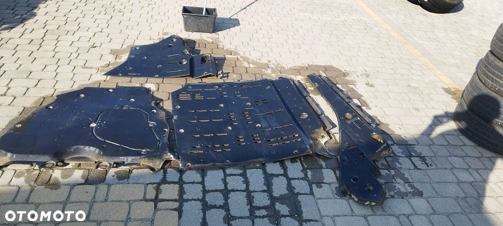 maska absorber atrapa błotnik z osłoną rav4 - 13