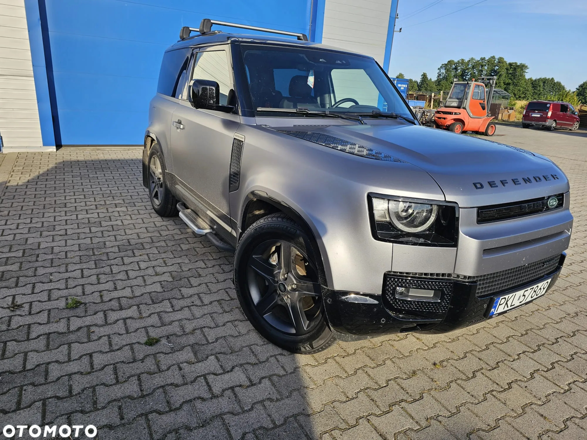 Land Rover Defender - 11