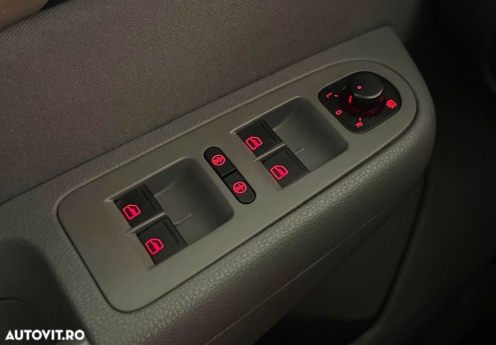 Seat Alhambra 2.0 TDI Ecomotive DSG Style Viva - 24