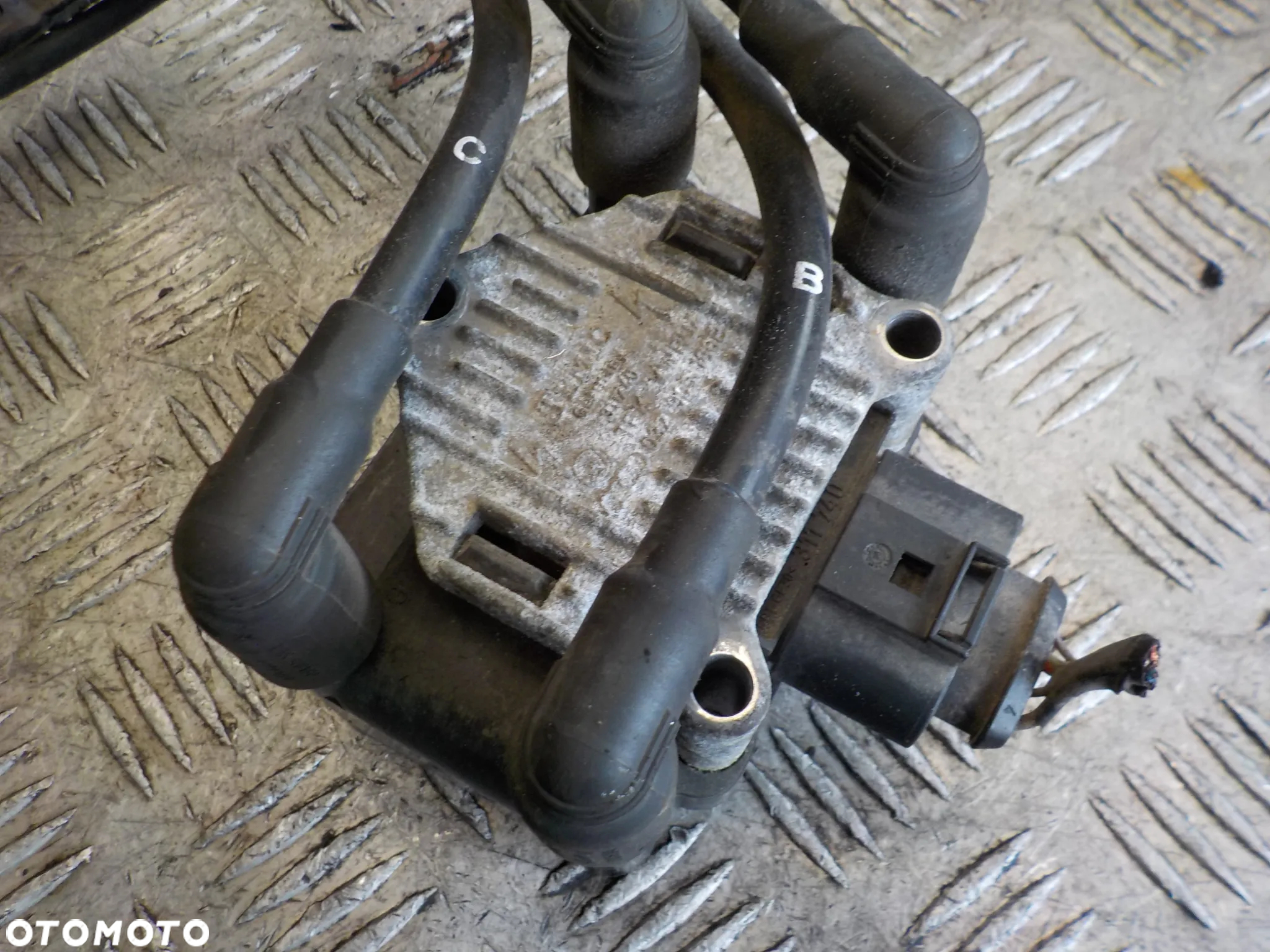 SEAT ALTEA 1.6 MPI CEWKA ZAPŁONOWA - 2