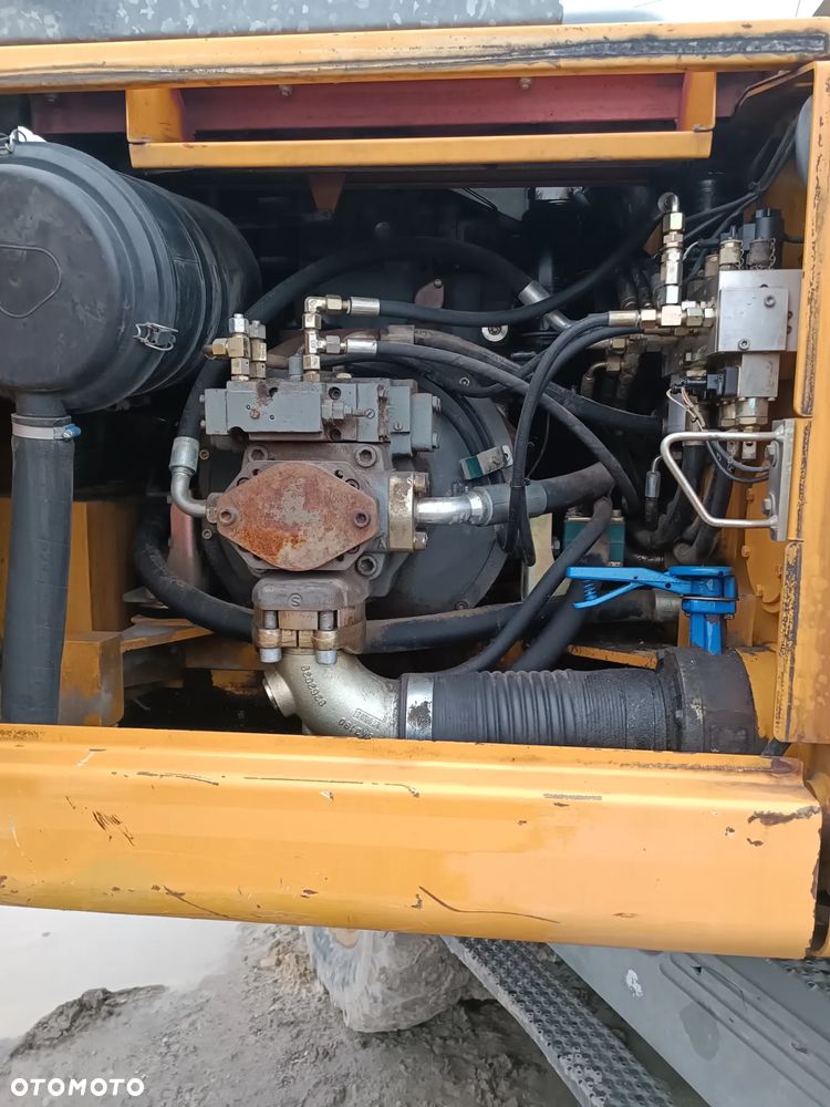 Liebherr A 900 C - 5