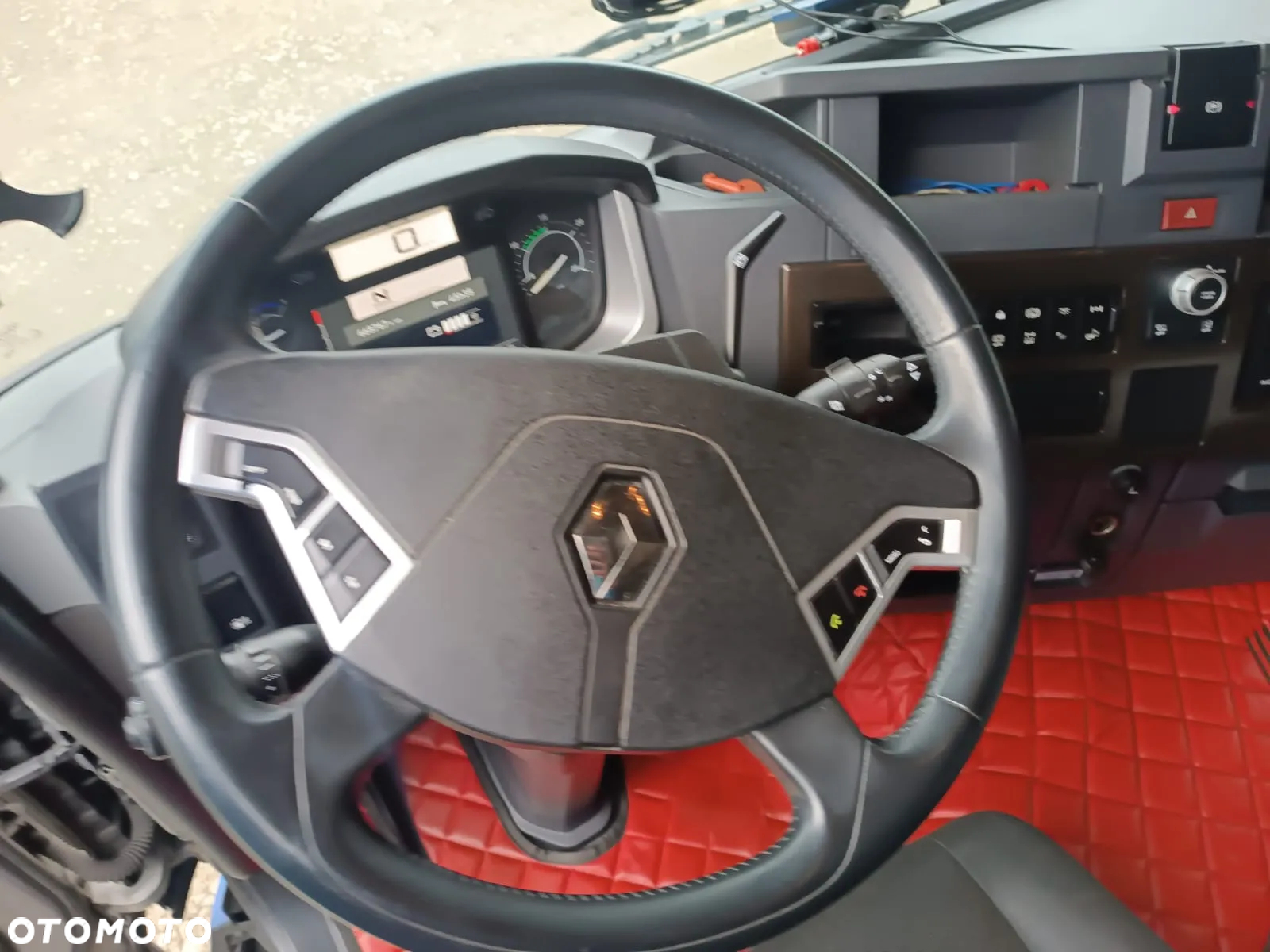Renault T 380 Comfort, 125 Years Renault Truck - 11