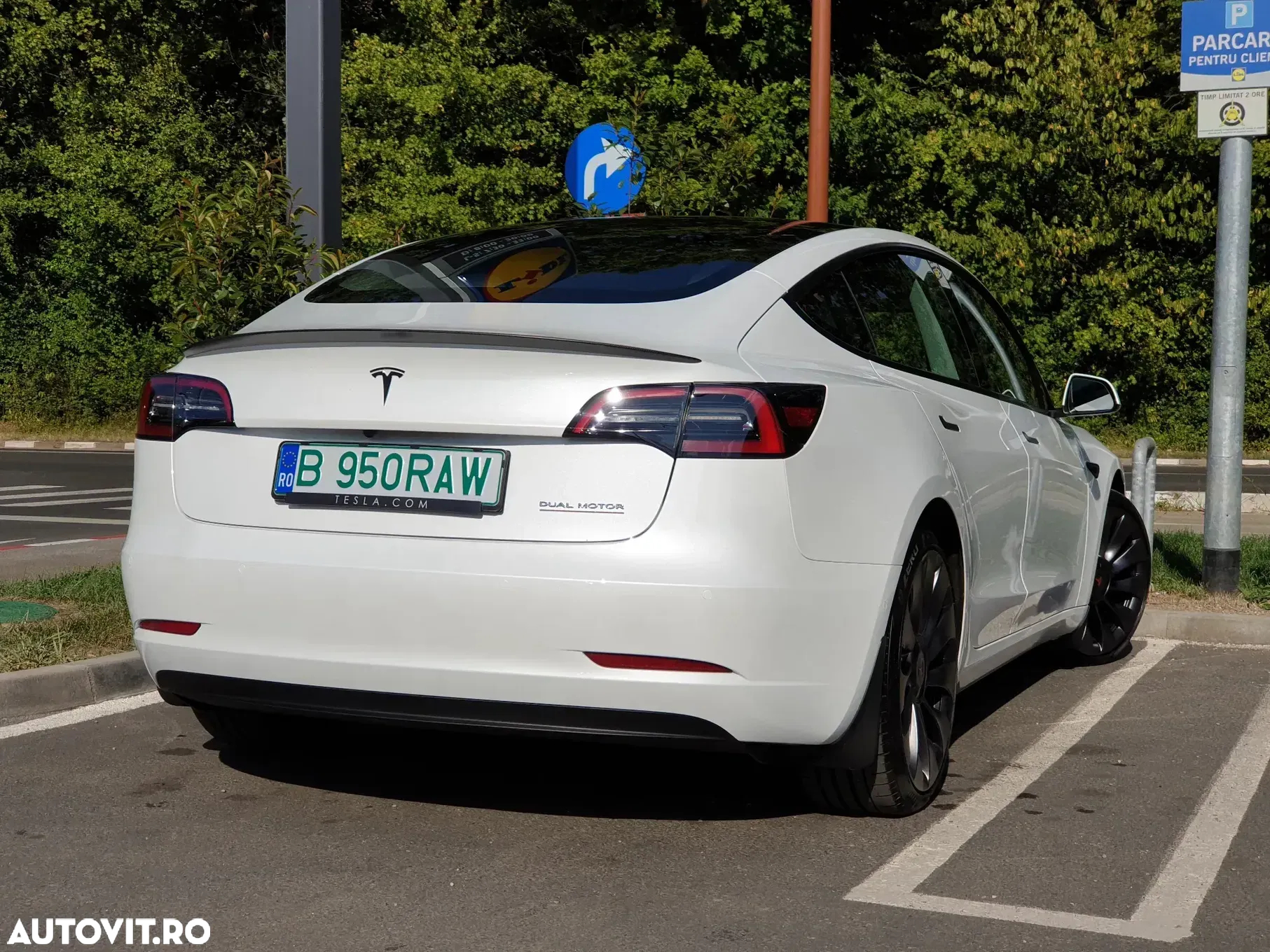 Tesla Model 3 Performance - 16