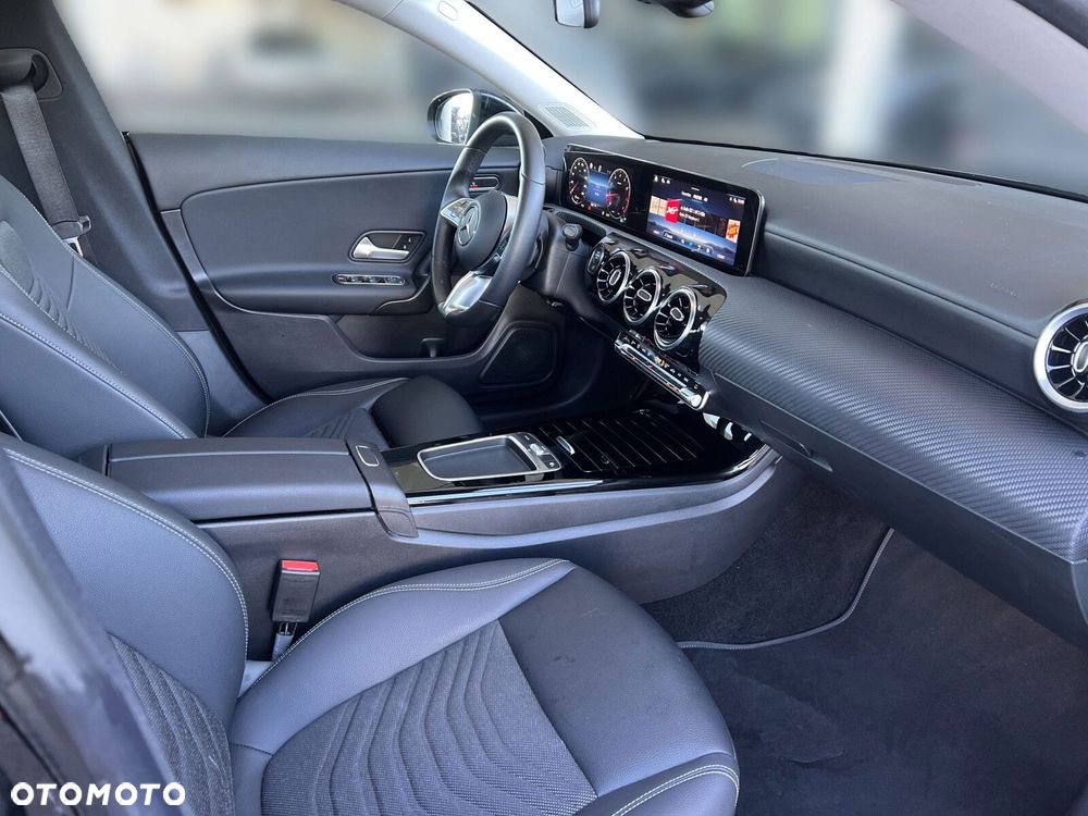 Mercedes-Benz CLA - 13