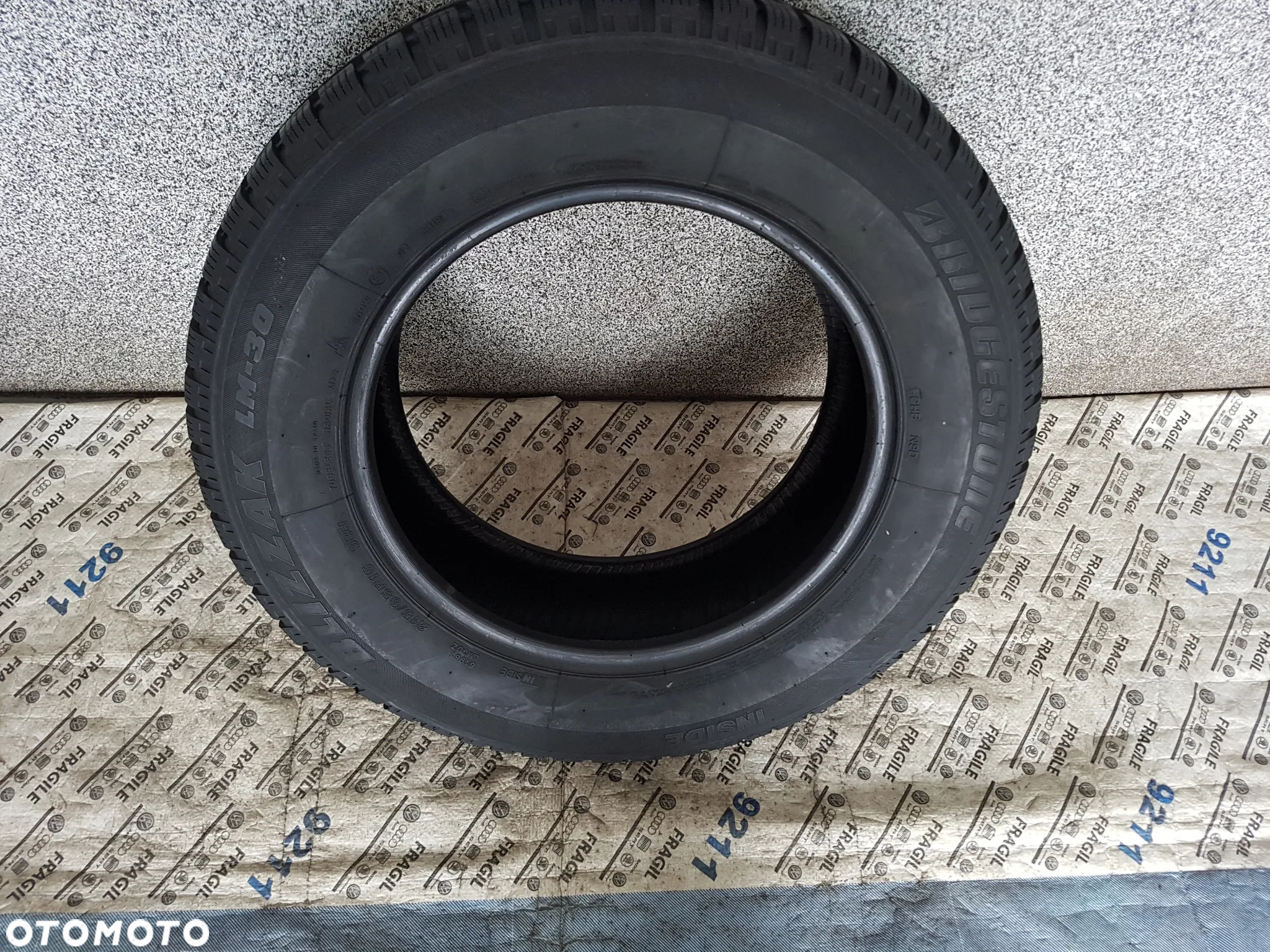 BRIDGESTONE BLIZAK LM-30 215/65R16 215/65/16 - 11