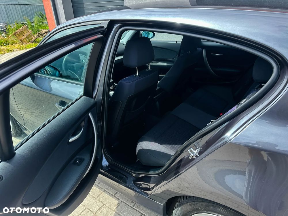 BMW Seria 1 116i - 24