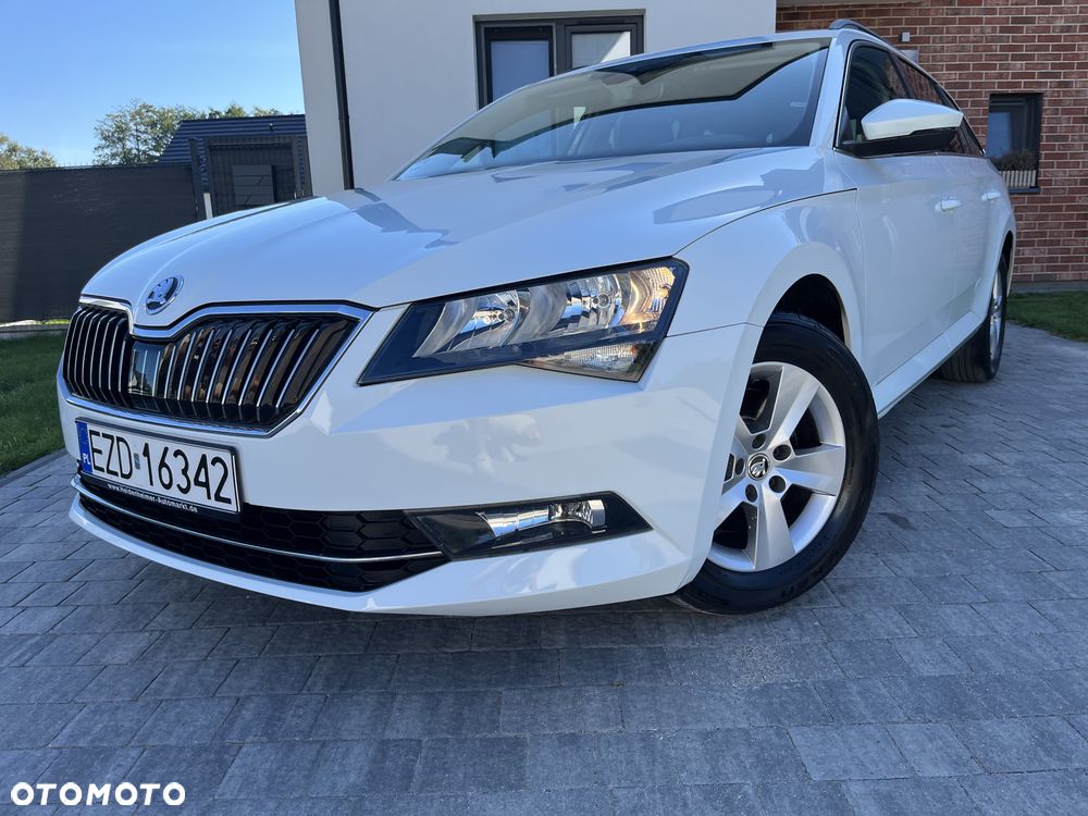 Skoda Superb 2.0 TDI Premium Edition - 1