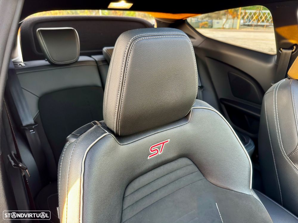Ford Fiesta 1.5 EcoBoost ST High - 46