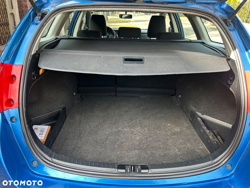 Toyota Auris 1.4 D-4D Terra EU5 - 12