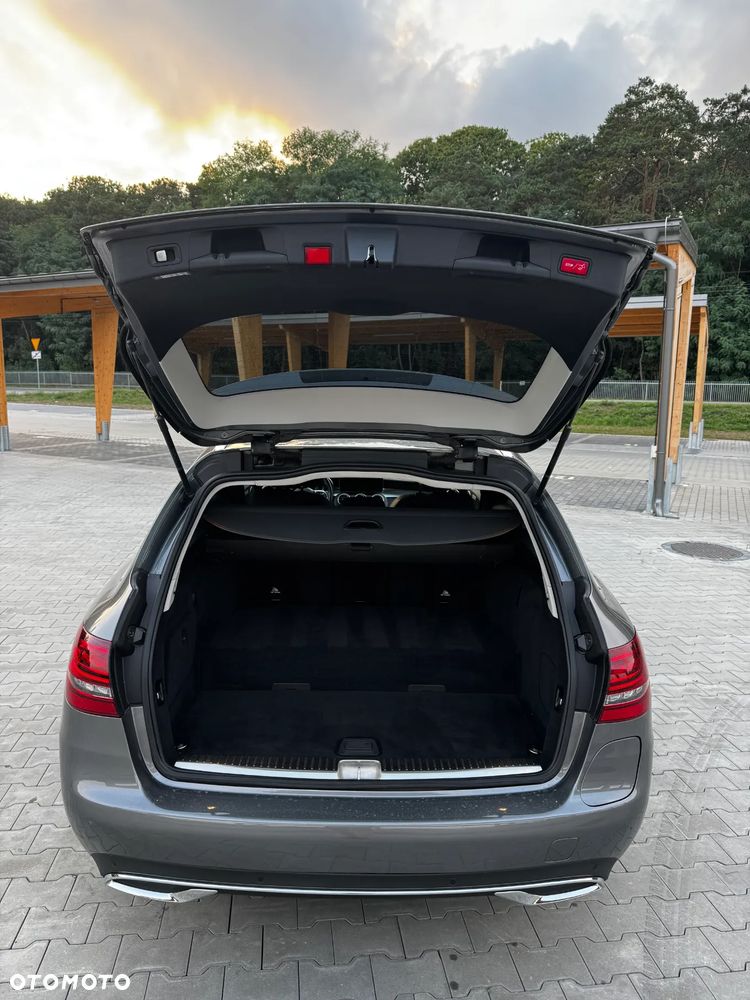 Mercedes-Benz Klasa C 220 d T 9G-TRONIC Avantgarde - 12