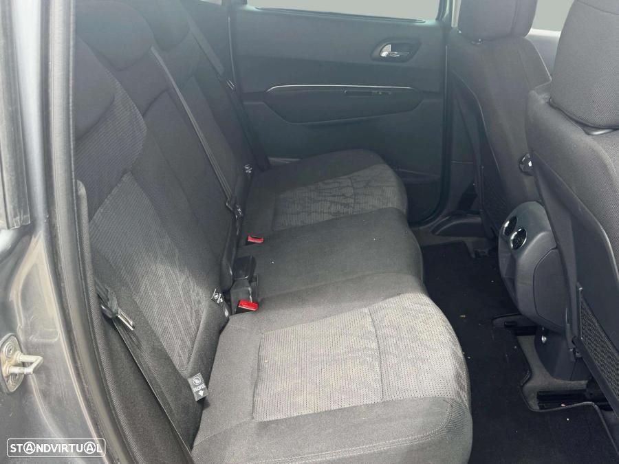 Peugeot 3008 1.6 HDi Sport CMP6 - 12