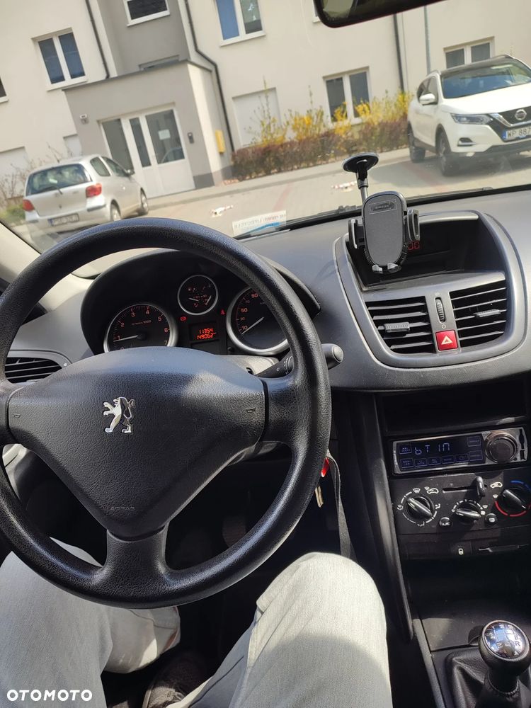 Peugeot 207 1.4 - 8