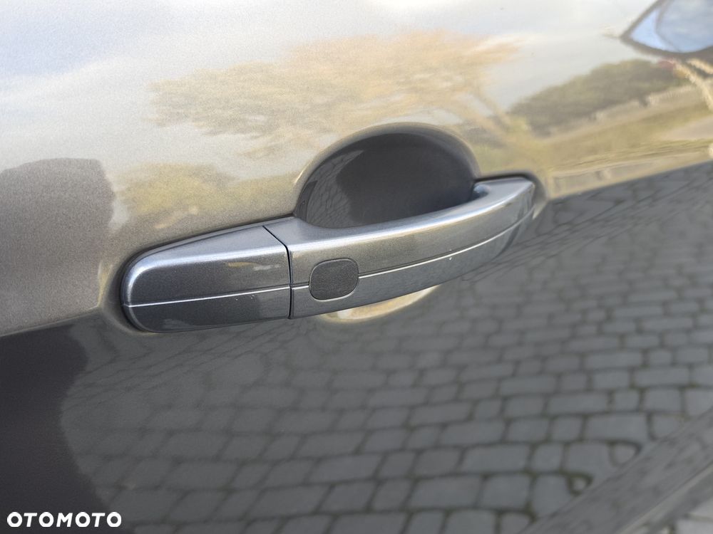 Ford Kuga - 24